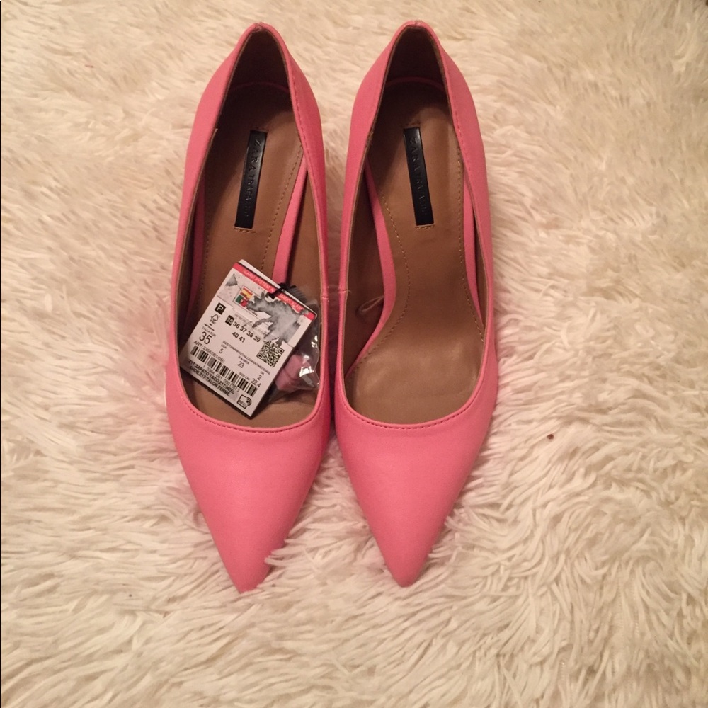 Band new Zara heels!!